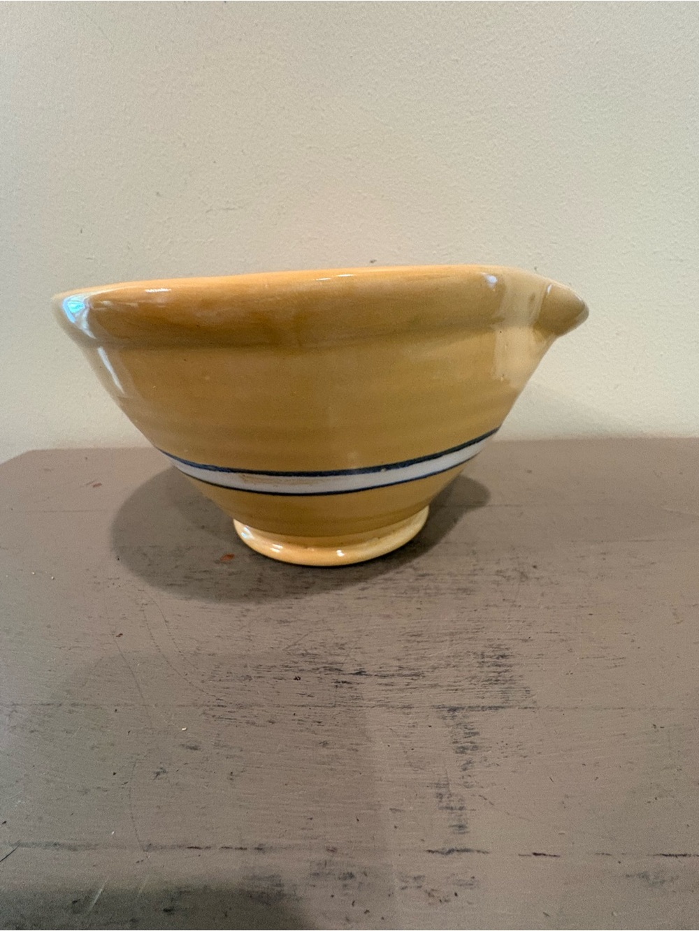 VTG Yellow Ware Blue And White 7X4 Batter Bowl